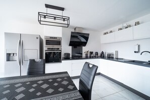 Fridge, microwave, oven, dishwasher - La Bastide 1 - Appt avec piscine, Barcarès (Le Barcarès)