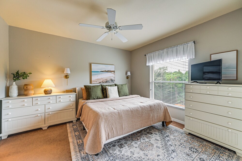 Naples Condo 10 Mi to Beach Pool & Hot Tub Access Ole Vrbo