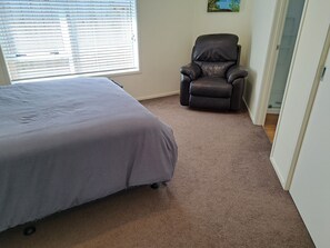 1 soverom, strykejern/-brett, wi-fi og sengetøy