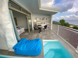 Deluxe Room | In-room safe, blackout drapes, soundproofing, free WiFi
