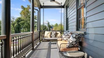 المنطقة المحيطة بالمنشأة