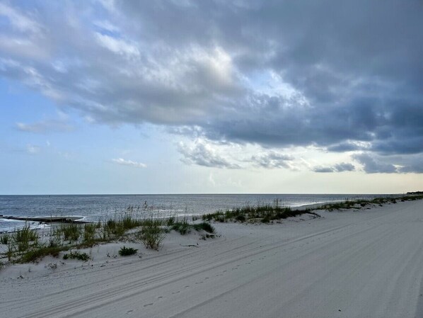 Beach - Cozy Cottage Near Beaches sleeps 4 (Long Beach)