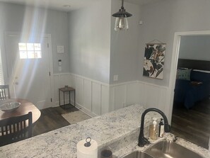 Interior - Cozy Cottage Near Beaches sleeps 4 (Long Beach)