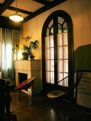 Lobby lounge - Youki Haus (Montevideo)