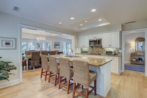 Fridge, microwave, oven, stovetop - 14 Sea Lane - A 3-bedroom home with private pool in Palmetto Dunes! (Hilton Head Island)
