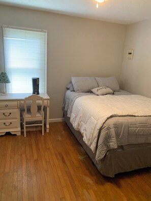 4 bedrooms, WiFi, bed sheets