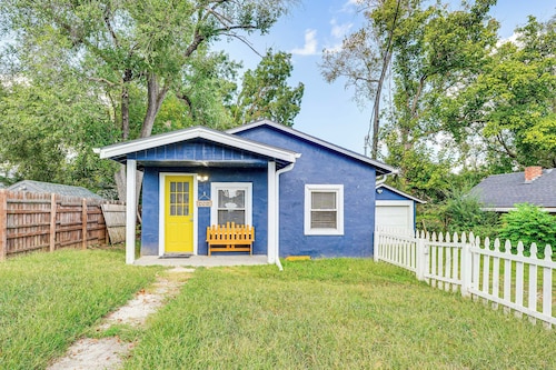 Walk to Dtwn Branson: Pet-Friendly Home!