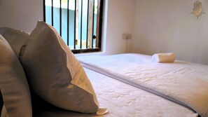 3 chambres, fer et planche à repasser, Wi-Fi, draps fournis