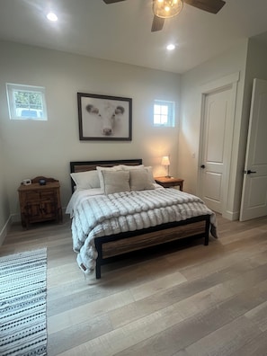 1 dormitorio, tabla de planchar con plancha, wifi gratis y ropa de cama