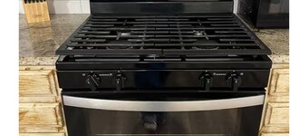 Charming 3-bedroom house in nice Vernon with AC, WiFi