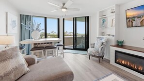 Älytelevisio, takka, DVD-soitin