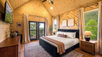 6 bedrooms, desk, iron/ironing board, free WiFi