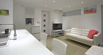 Superb modern house in Cardiff!