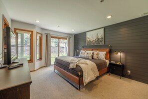 4 soverom, strykejern/-brett, reiseseng for barn og wi-fi (inkludert)