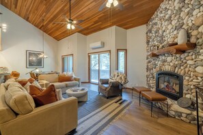 Smart TV, fireplace, books - Cozy Lakeside Deer Valley 3+ bdrm/Sleeps 8 (Park City)