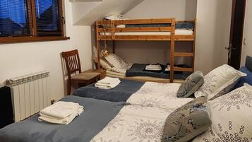 1 camera, ferro/asse da stiro, Wi-Fi, lenzuola