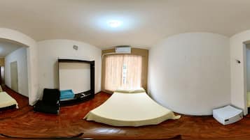 Quarto quádruplo família | Wi-Fi de cortesia, roupa de cama