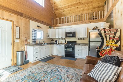 Superb 3-bedroom cabin in Salcha with stunning views of the Northern Lights