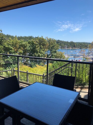 Charming 2-bdrm condo on marvelous Salt Spring Island - Dog Friendly! - Unit 102