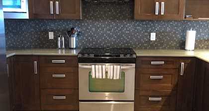 Charming 2-bdrm condo on marvelous Salt Spring Island - Dog Friendly! - Unit 102