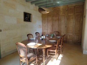 Dining - La Maison de Bujan, in the heart of the vineyards with swimming pool and exceptional panorama (Gauriac)