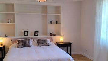 6 quartos, ferros/tábuas de passar roupa, Wi-Fi, roupa de cama