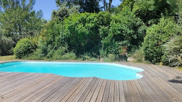 Piscina externa, piscina aquecida