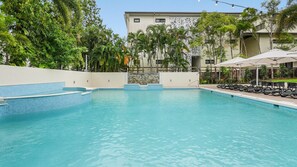 Beheizter Pool