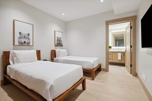 2 bedrooms, iron/ironing board, travel cot, WiFi