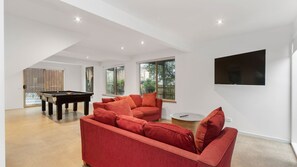 Games room - Golden Sands - McCrae (McCrae)