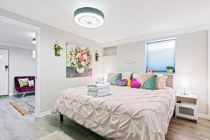 5 bedrooms, desk, iron/ironing board, free WiFi