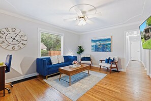 Smart TV - Gorgeous 2- Story home in heart of Broad Ripple (Indianapolis)