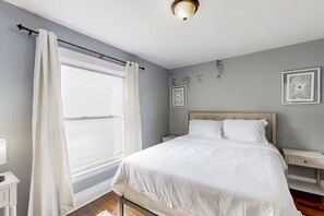 4 soverom, skrivebord, strykejern/-brett og wi-fi (inkludert)