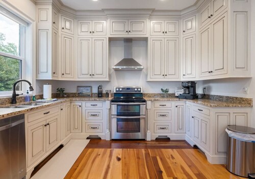 Hook, Wine, & Sinker-Sleeps 28, Dock, Hot Tub, Kayaks/SUPs