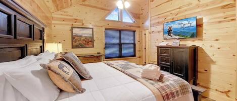 4 chambres, bureau, fer et planche à repasser, lit parapluie