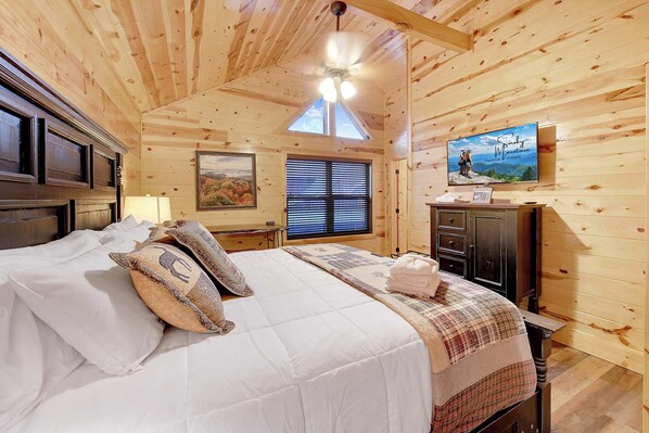 4 bedrooms, desk, iron/ironing board, travel crib