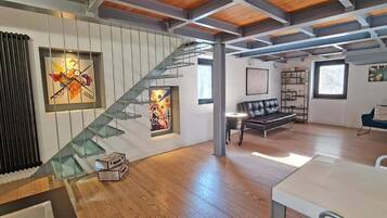 Appartement Exclusif, vue ville | 2 chambres, coffres-forts dans les chambres, rideaux occultants