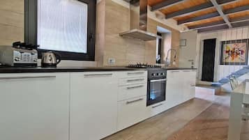 Departamento exclusivo, vista a la ciudad | 2 habitaciones, caja de seguridad en la habitación y cortinas blackout