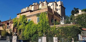 Luxury-Apartment, Stadtblick | Terrasse/Patio