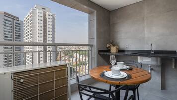 City Apartment | Outdoor dining