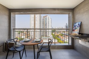 Apartamento básico | Opções para refeição ao ar livre