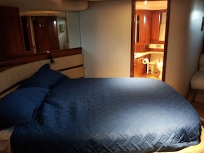3 bedrooms, bed sheets