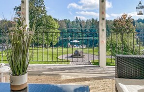 Terrace/patio - Stunning home in Degerfors with sauna (Degerfors)