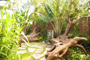 Garden - Santi Sabai Ibira - Um Refúgio às Margens da Lagoa (Imbituba)