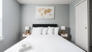 3 bedrooms, desk, iron/ironing board, travel crib