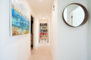 Interior - Modern Views, Lux Condo in Central Palm Springs in private community 30+ day (Palm Springs)