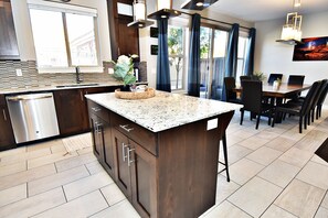 Family House, Mountain View | Private kitchen - Entrada at Moab 428 (Moab)