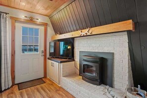 Interior - Cedar Mountain Lodge | Hot Tub, Views & Wildlife (Evergreen)