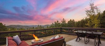 Cedar Mountain Lodge | Hot Tub, Views & Wildlife
