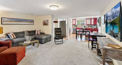 Cozy Denver Apartment | Walk to Regis University